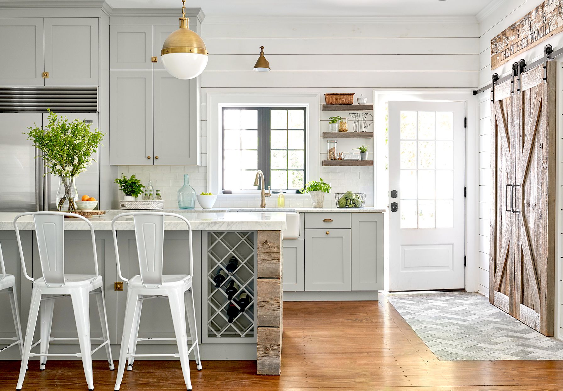 5 Farmhouse-inspired Color Schemes to Bring Warmth to Your Space