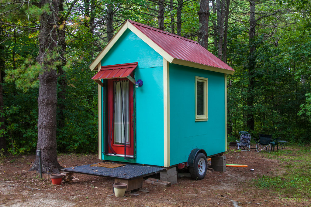 what sq ft is considered a tiny house